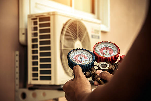 Professional Ac Installation technician working in Berlin Center, OH